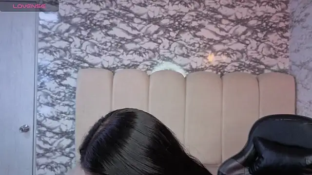 Snapshot of Dayan_v_ chatting on 01.10.26 Dayan v online show from 01.10.26