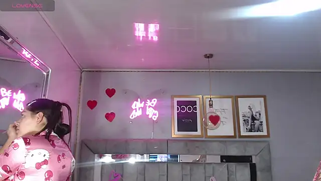 Snapshot of Dayan_v_ chatting on 02.20.26 Dayan v online show from 02.20.26