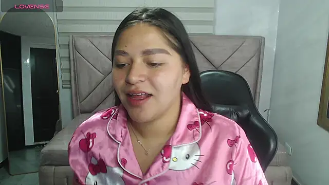 Snapshot of Dayan_v_ chatting on 02.28.26 Dayan v online show from 02.28.26