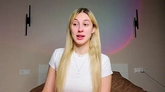 Snapshot of foxy_vivi chatting on 11.03.25 foxy vivi online show from 11.03.25