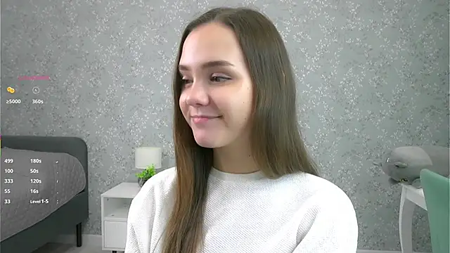 Snapshot of SweetSaraPie chatting on 10.27.25 SweetSaraPie online show from 10.27.25