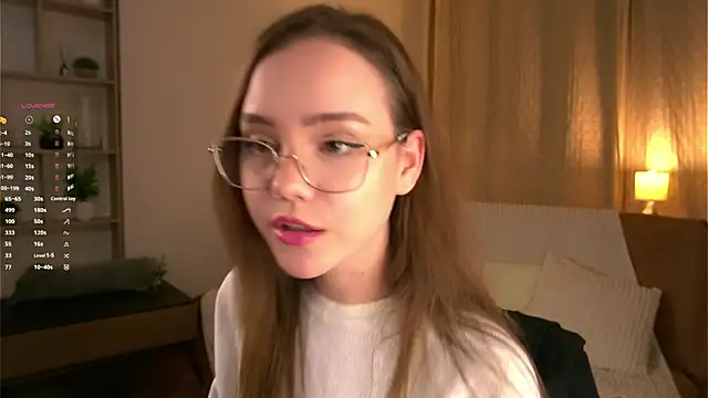 Snapshot of SweetSaraPie chatting on 03.02.26 SweetSaraPie online show from 03.02.26