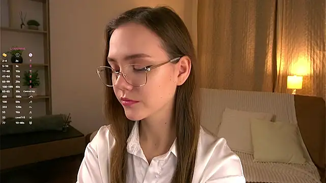 Snapshot of SweetSaraPie chatting on 03.18.26 SweetSaraPie online show from 03.18.26