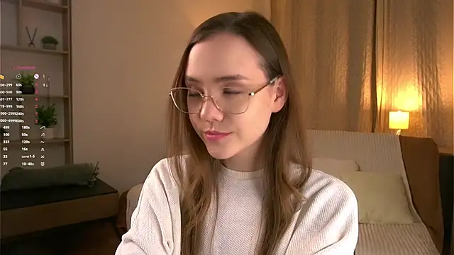 Snapshot of SweetSaraPie chatting on 04.11.26 SweetSaraPie online show from 04.11.26