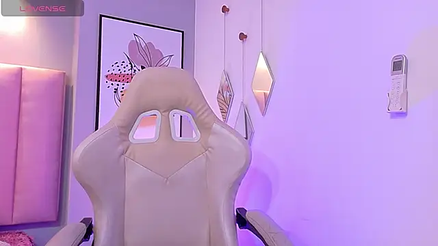 Snapshot of CamilaLevy chatting on 02.28.26 CamilaLevy online show from 02.28.26