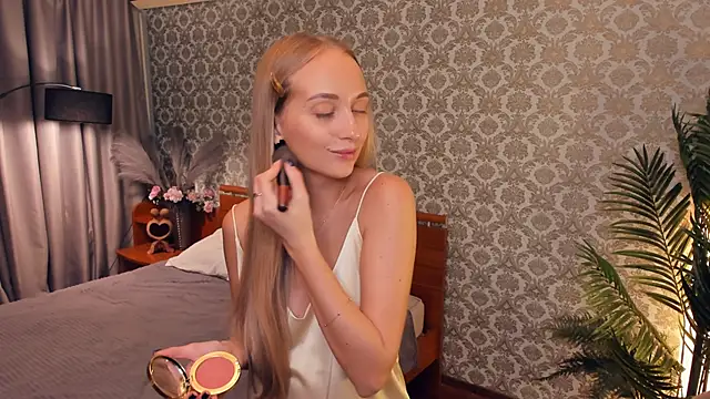 Snapshot of MikeDreese chatting on 11.11.25 MikeDreese online show from 11.11.25