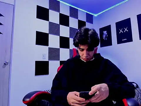 Snapshot of jeycobb chatting on 11.15.25 jeycobb online show from 11.15.25