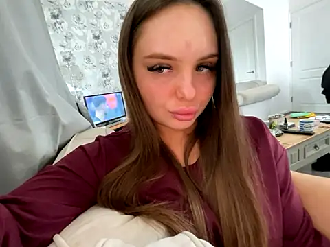 Snapshot of EllaStarrxxx chatting on 10.04.25 EllaStarrxxx online show from 10.04.25