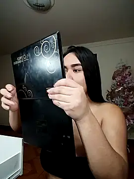 Mia belmontt online show from 12.03.25