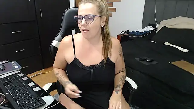 perlagoloza05 online show from 02.18.26