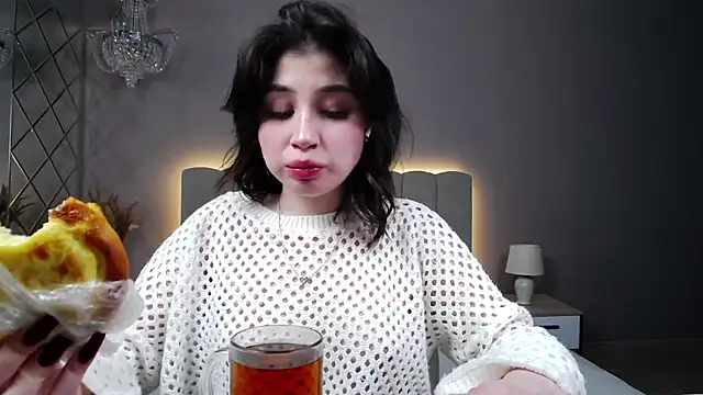 DianaMello online show from 11.17.25