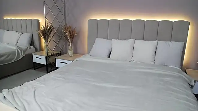 DianaMello online show from 11.27.25