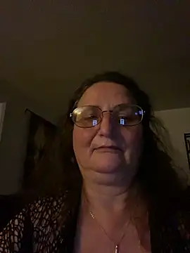 Snapshot of HurtfulExplorer67 chatting on 05.16.26 HurtfulExplorer67 online show from 05.16.26