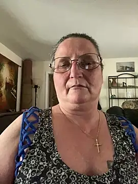 Snapshot of HurtfulExplorer67 chatting on 05.16.26 HurtfulExplorer67 online show from 05.16.26