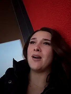 Snapshot of MayaVonDe chatting on 11.10.25 MayaVonDe online show from 11.10.25