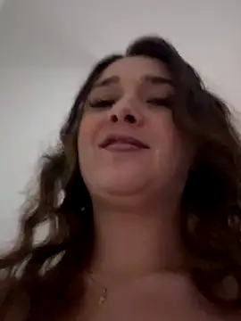 Snapshot of MayaVonDe chatting on 11.15.25 MayaVonDe online show from 11.15.25