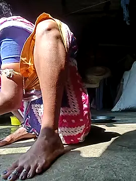 Snapshot of Hotty-romi3 chatting on 10.13.25 Hotty-romi3 online show from 10.13.25