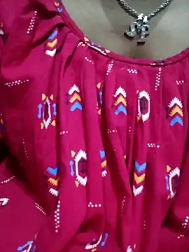 Snapshot of Hotty-romi3 chatting on 11.04.25 Hotty-romi3 online show from 11.04.25