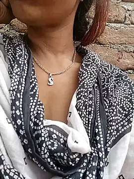 Snapshot of Hotty-romi3 chatting on 11.18.25 Hotty-romi3 online show from 11.18.25