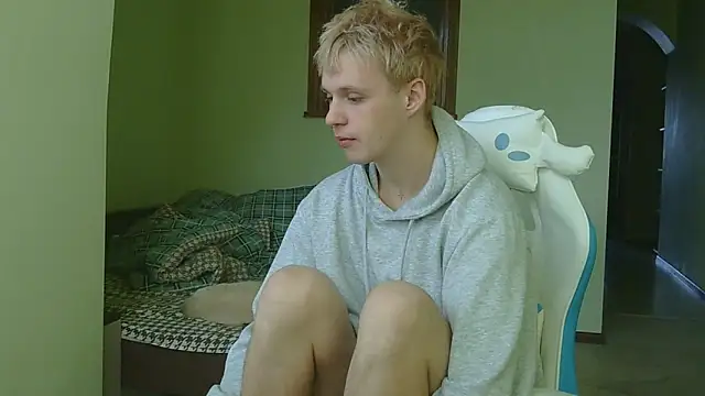 Snapshot of _Timmy_Boy_ chatting on 12.05.25 Timmy Boy online show from 12.05.25