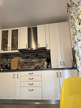 AvaMaddisson online show from 11.05.25