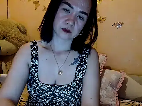 Snapshot of KissHott chatting on 02.04.26 KissHott online show from 02.04.26