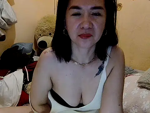 Snapshot of KissHott chatting on 02.19.26 KissHott online show from 02.19.26