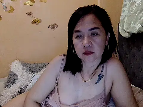 Snapshot of KissHott chatting on 02.26.26 KissHott online show from 02.26.26