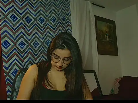 Charlotte Richardson online show from 10.04.25