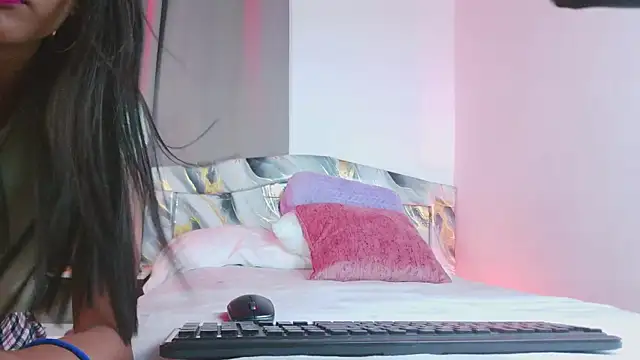 luna valen online show from 11.21.25