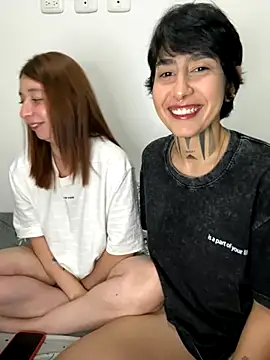 Snapshot of DaisyEmily chatting on 10.19.25 DaisyEmily online show from 10.19.25