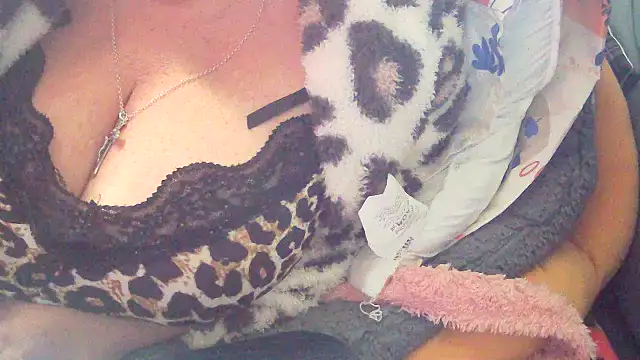 Playful MILF Demi online show from 01.08.26