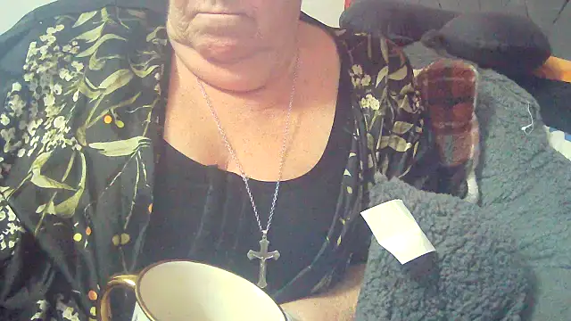 Playful MILF Demi online show from 02.24.26