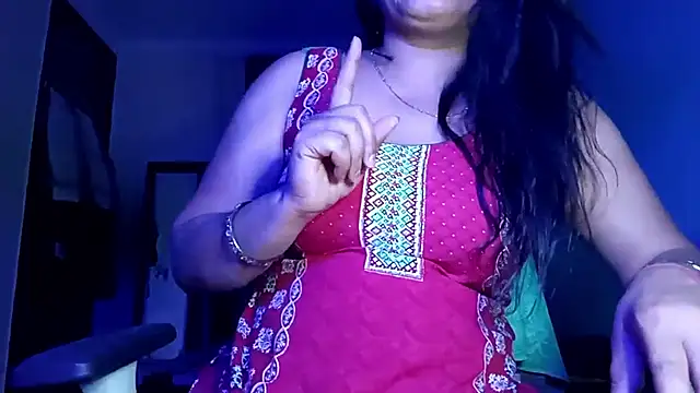 Snapshot of horny_milf_couple chatting on 04.29.26 horny milf couple online show from 04.29.26