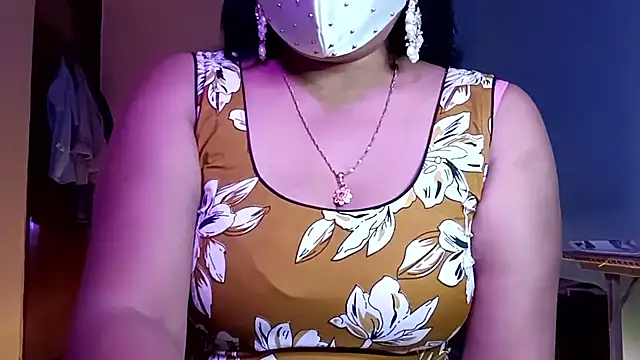 Snapshot of horny_milf_couple chatting on 05.22.26 horny milf couple online show from 05.22.26