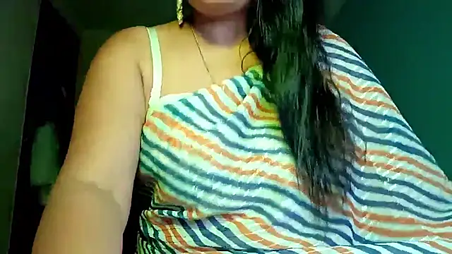 Snapshot of horny_milf_couple chatting on 05.30.26 horny milf couple online show from 05.30.26