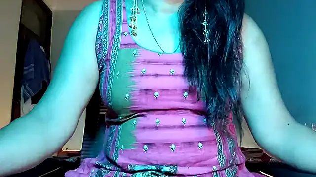 Snapshot of horny_milf_couple chatting on 05.31.26 horny milf couple online show from 05.31.26