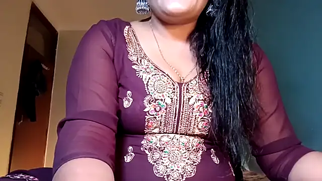 Snapshot of horny_milf_couple chatting on 06.06.26 horny milf couple online show from 06.06.26