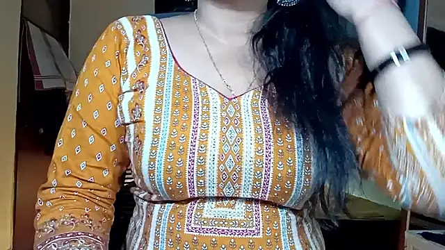 Snapshot of horny_milf_couple chatting on 06.14.26 horny milf couple online show from 06.14.26