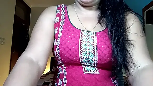 Snapshot of horny_milf_couple chatting on 06.18.26 horny milf couple online show from 06.18.26