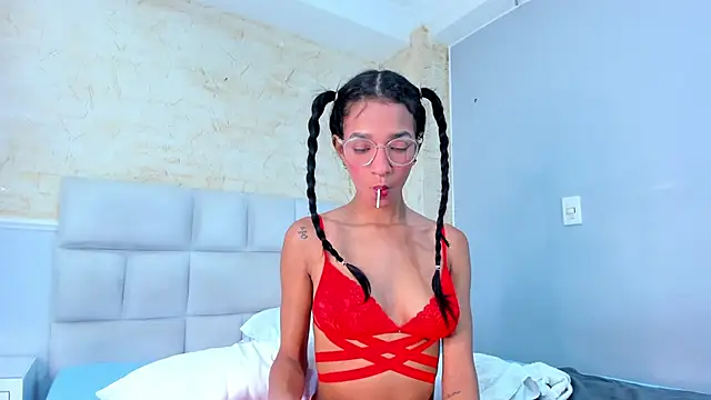 Snapshot of ScarletEvanss_ chatting on 11.21.25 ScarletEvanss online show from 11.21.25