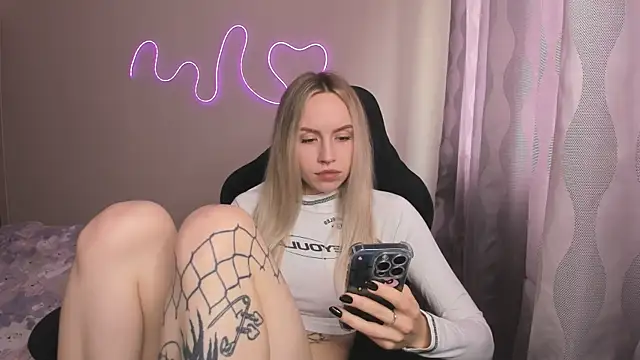 hello kittyyk online show from 05.24.26