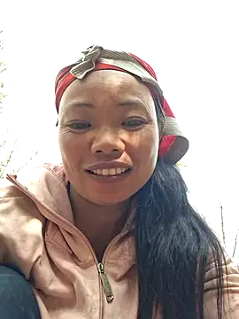 Snapshot of miomio-12 chatting on 10.30.25 miomio-12 online show from 10.30.25