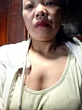 Snapshot of miomio-12 chatting on 11.08.25 miomio-12 online show from 11.08.25