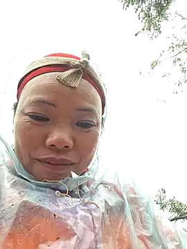 Snapshot of miomio-12 chatting on 11.12.25 miomio-12 online show from 11.12.25