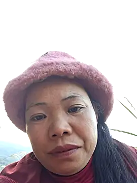 Snapshot of miomio-12 chatting on 11.24.25 miomio-12 online show from 11.24.25