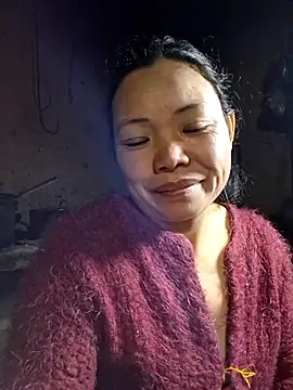 Snapshot of miomio-12 chatting on 11.27.25 miomio-12 online show from 11.27.25