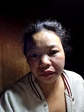 Snapshot of miomio-12 chatting on 12.05.25 miomio-12 online show from 12.05.25