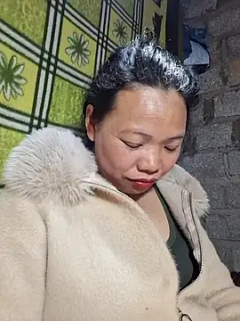 Snapshot of miomio-12 chatting on 02.19.26 miomio-12 online show from 02.19.26