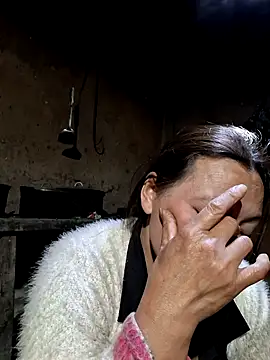 Snapshot of miomio-12 chatting on 03.19.26 miomio-12 online show from 03.19.26